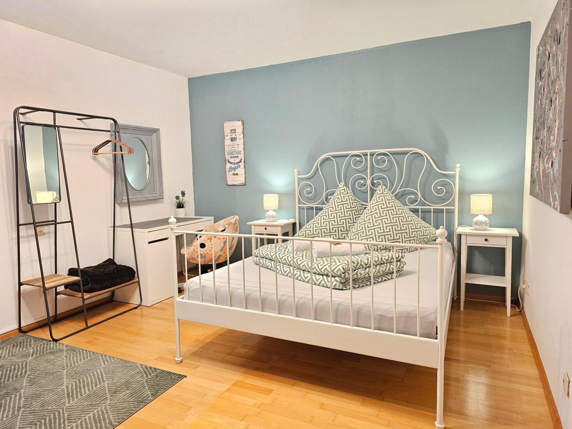 Doppelzimmer 2 I Geteiltes Bad & Kueche I Mit Dem Zug Nur 4 Min Bis Zum Hauptbahnhof Freiburg im Breisgau Eksteriør billede